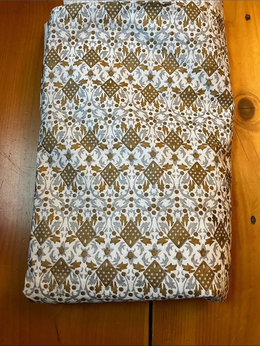 POTTERY BARN DORM 91